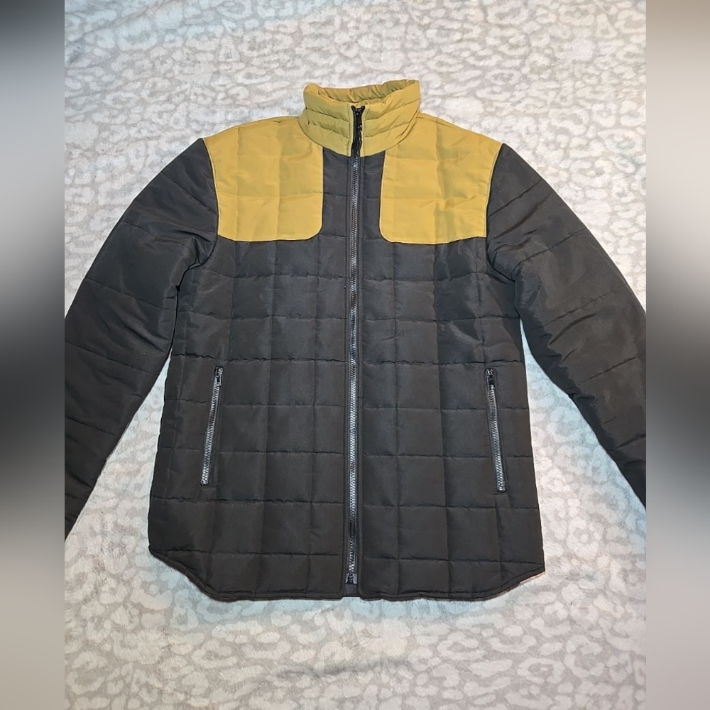 Nomad Black and Tan Puffer Jacket